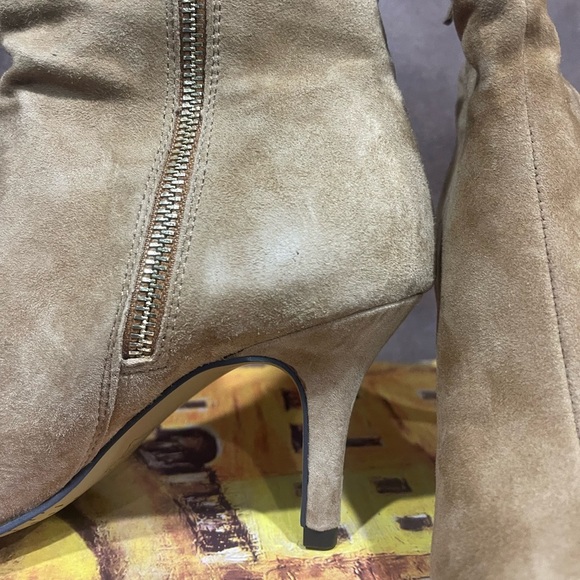 New Bella Vita tan suede pointy toe boots gorgeous 7 $129 - Picture 5 of 7